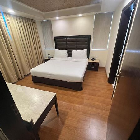 Madhuban Hotel , New delhi Buitenkant foto