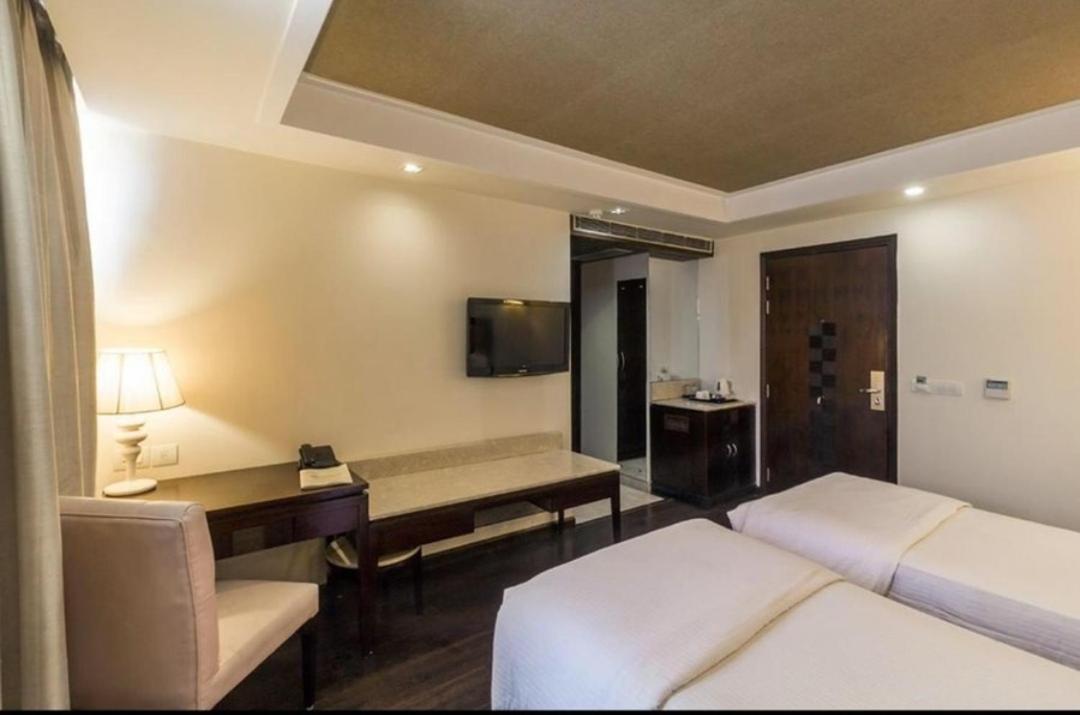Madhuban Hotel , New delhi Buitenkant foto