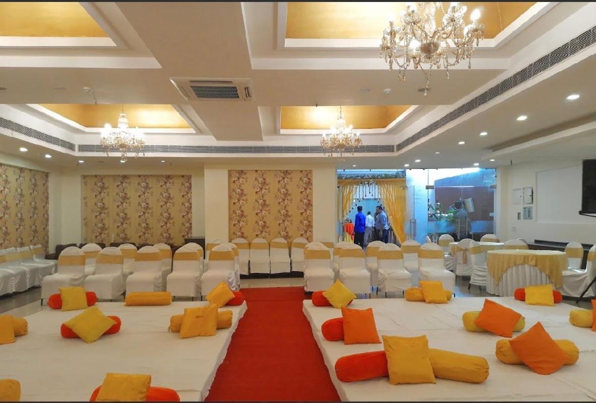 Madhuban Hotel , New delhi Buitenkant foto