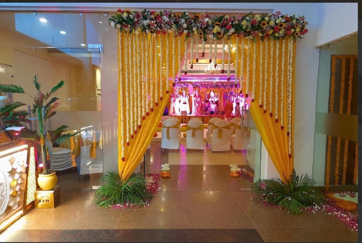 Madhuban Hotel , New delhi Buitenkant foto
